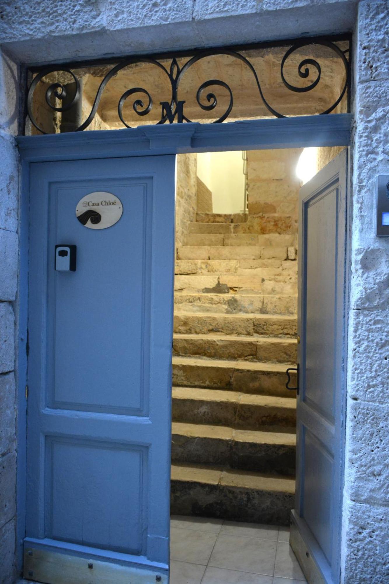 Casa Chloe - Vicino Al Porto E Basilica San Nicola Apartment Bari Luaran gambar